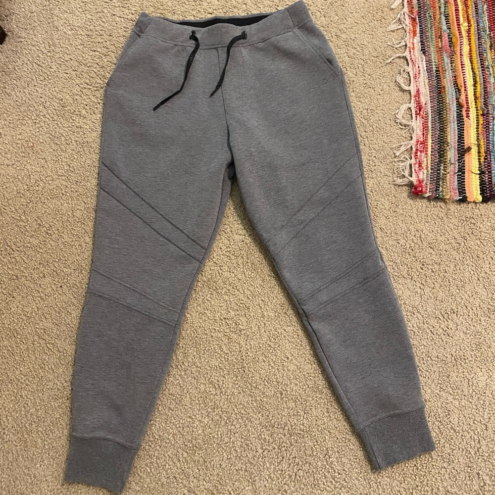 Hylete sweatpants in amazing condition!